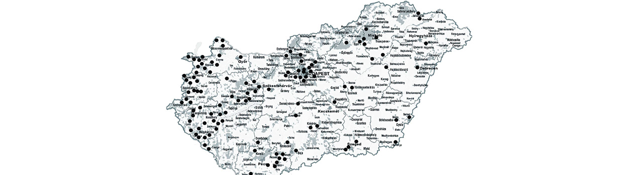 Bejelelölt referenciamunkák egy Magyarország térképen.